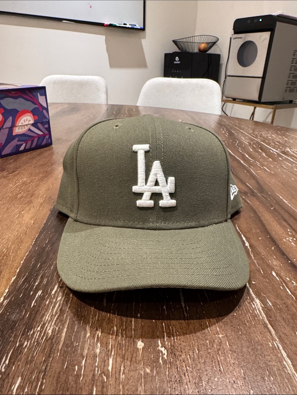 New Era men’s Olive Green LA Logo Cap with White Emblem